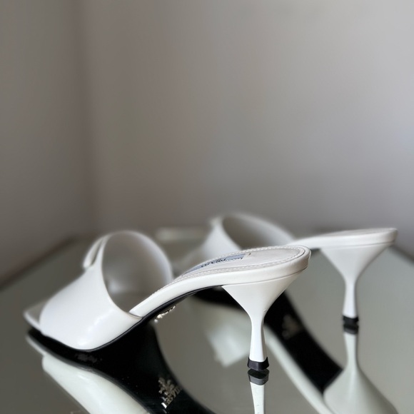 EUC PRADA Leather sandals $1,100 39 - Picture 9 of 13